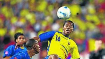 Luis Antonio Valencia con su selección.