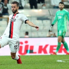 Vuelve Pjanic para intentar el asalto al tercer puesto del grupo