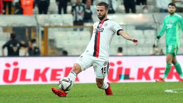 Pjanic, durante el partido contra el Demirspor.