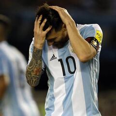 Messi es castigado con 4 fechas tras insultos en duelo con Chile