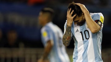 Messi es castigado con 4 fechas tras insultos en duelo con Chile