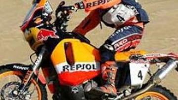 <b>CAMPEÓN.</b> Esteve ha sido el más fuerte en el desierto de Emiratos Árabes Unidos.