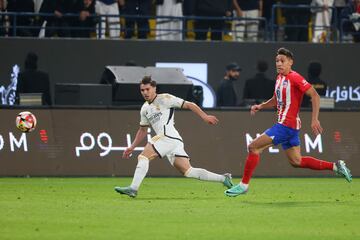 5-3. Contraataque del Real Madrid. Brahim Díaz supera a Jan Oblak en carrera, se anticipa a un balón dividido y marca a portería vacía.