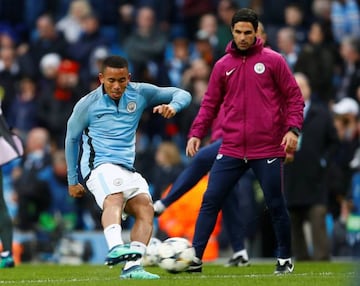Manchester City's Gabriel Jesus and co-assistant coach Mikel Arteta during the warm up before the Champions League match against Liverpool.