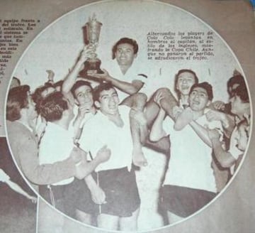 Dos títulos ganó el delantero en su carrera: Copa 1958 y Torneo Nacional 1960. Ambos con Colo Colo.