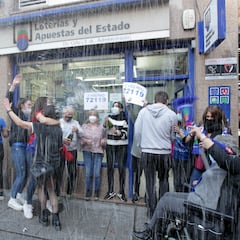 ¿Cuánto tributan empresas y autónomos si les toca la Lotería de Navidad?