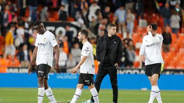 16/04/23 PARTIDO PRIMERA DIVISION 
VALENCIA - SEVILLA 
FIN DE PARTIDO TRISTEZA JOSE LUIS GAYA