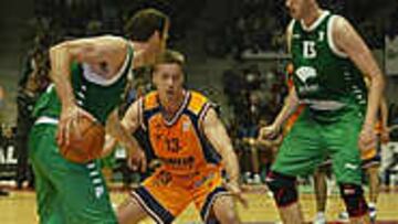 <B>SIN PROBLEMAS.</B> El Unicaja pasa a semifinales tras derrotar con comodidad a los valencianos del Pamesa.
