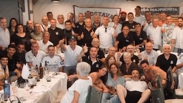 Los miembros de la 'Quedada de Peñas de Cataluña' posan tras el encuentro.