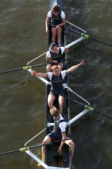 El equipo masculino de Oxford celebrando su victoria 