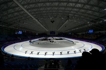 Imagen de multiexposición del patinador Miho Takagi.