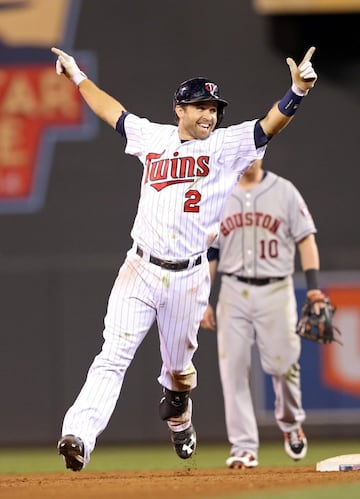 Los Twins, a pesar de tener una terrible temporada, se deleitaron con el desempeño de su segunda base titular. Dozier sorprendió a todos en el béisbol mostrando tremendo poder al conectar 42 cuadrangulares e impulsando 99 al plato. Dozier ya había mostrado señales de fuerza en temporadas previas, pero nada como lo que hizo este año...