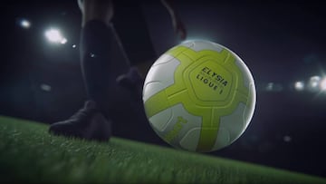 Uhlsport Elysia. El balón con el que se jugará en la Liga As, el mismo que se utiliza en la Ligue 1.