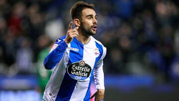 GRAF6474. LA CORU&Ntilde;A, 09/12/2017.- El delantero del Deportivo Adri&aacute;n L&oacute;pez celebra su gol marcado ante el Legan&eacute;s durante el partido correspondiente a la decimoquinta jornada de LaLiga Santander disputado hoy en el estadio de Riazor. EFE/Cabalar