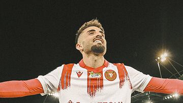 Fran Álvarez celebra un gol en la liga polaca (LEADERBROCK).