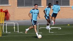 Borja Garc&eacute;s entrena en una sesi&oacute;n con charla de Garitano