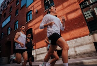 Jon Zumaquero, experto en running: “Preparar una maratón no va solo de correr más kilómetros”