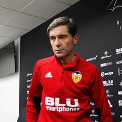 Marcelino: "La situación es inesperada y le pesa al futbolista"