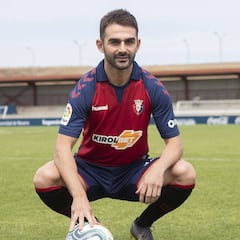 Osasuna renueva a Adrián