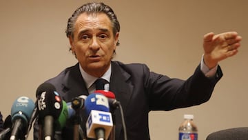 Prandelli: "En el club hay gente de números, no de fútbol"