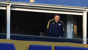 Juan Román Riquelme, molesto con Nacional