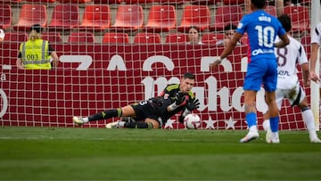 Lizoain, el portero que espera su oportunidad en el Albacete