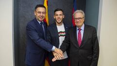 Carles Pérez renews with Barcelona till 2022