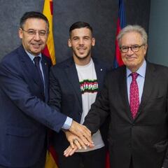 Carles Pérez renueva hasta 2022