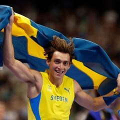 Why is Mondo Duplantis competing for Sweden and not the United States and where was Armand born?