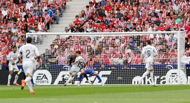 Arda Güler marca el 1-2 para el Real Madrid. 
