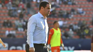 André Soares previo a un partido del Atlético de San Luis