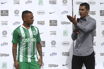 Atlético Nacional presentó al volante Jarlan Barrera en su sede deportiva de Guarne. El jugador es el tercer refuerzo del club y se une a los trabajos con Juan Carlos Osorio nuevo estratega del equipo 'verdolaga'. 