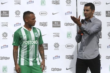 Atlético Nacional presentó al volante Jarlan Barrera en su sede deportiva de Guarne. El jugador es el tercer refuerzo del club y se une a los trabajos con Juan Carlos Osorio nuevo estratega del equipo 'verdolaga'. 