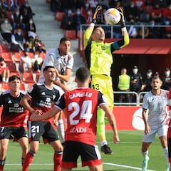 El Mirandés comunica un brote con diez jugadores afectados