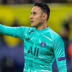 El exfutbolista hondureño que se quedó con la playera de Keylor Navas