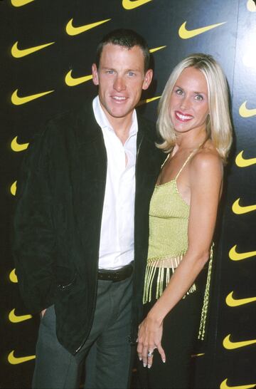 Antes de convertirse en uno de los mayores mentirosos de la historia del deporte, tras desvelarse que toda su carrera hab赤a sido una farsa y que 谷l lo reconociese en una entrevista; en 2003 Lance Armstrong dej車 a su mujer irse con la cantante Sheryl Crow. A Kristin le pag車 unos 27 millones de d車lares por sus cinco a?os de matrimonio (de 1998 a 2003).