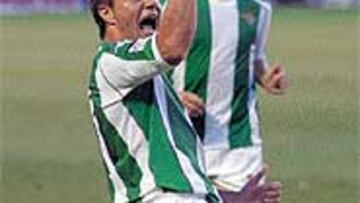 <b>UNA RENOVACIÓN ESPERADA</B>. Joaquín firmará en breve la ampliación de su contrato con el Betis hasta 2010.