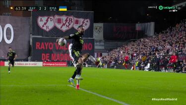 La pol¨¦mica del Rayo-Real Madrid: dos penaltis de VAR, un lanzamiento repetido....