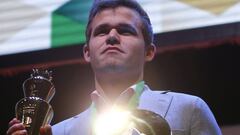Carlsen evita 'in extremis' la eliminación en su circuito online