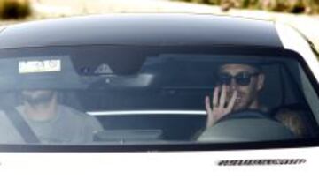 EN VALDEBEBAS. Ramos acudió ayer a las 11:30 horas a Valdebebas para trabajar en su día libre. El jugador salió pasadas las cuatro de la tarde.