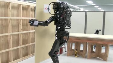 Mira cómo este robot instala sólo una pared