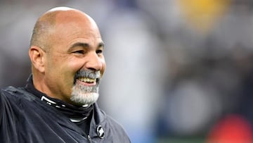 Rich Bisaccia fue el head coach interino de los Raiders tras el despido de Jon Gruden y ahora ser&aacute; el coordinador de equipos especiales de Green Bay.