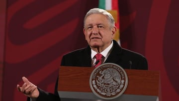 AMLO da positivo a Covid-19, tiene síntomas leves y permanecerá aislado