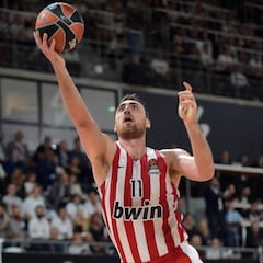 El CSKA ficha al serbio Milutinov y despide al griego Koufos