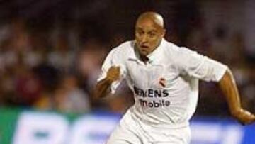 <b>ESPERA EL TROFEO.</B> Roberto Carlos confía en ganar este año el Balón de Oro.