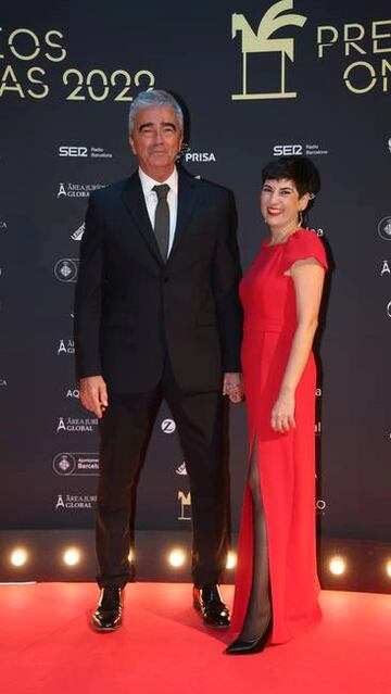 El periodista y director de 'La Ventana',  premiado por toda su trayectoria, junto a su pareja, Gema Muñoz.