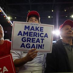 Jennifer Welch doesn’t hold back on Trump voters: “Get your fat asses out of the Mexican restaurant”