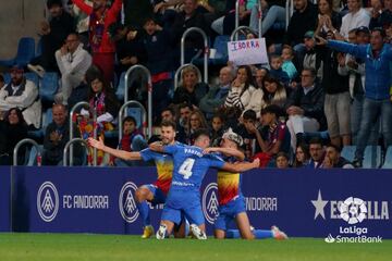 Sinan Bakis confirma su buen momento de forma con su segundo gol en dos partidos. En esta ocasión no se conformó sólo con eso eso, también se adjudicó la asistencia del tercer tanto, todo hay que decirlo, tras un mal control. Ya lleva tres goles en lo que va de temporada.

