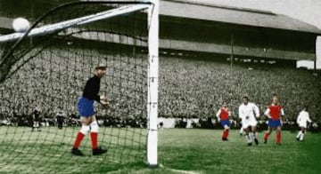 3-7 Eintracht Francfort-Real Madrid. Gol 2-6 Marquitos  pasó el balón a Puskás, que soltó un disparo durísimo.