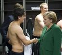 Merkel se disculpa por su foto con el 'turco' Özil